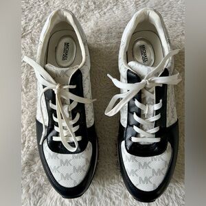 Michael Kors Monique Knit Trainer Running Sneakers Black/Optic White Size 11M